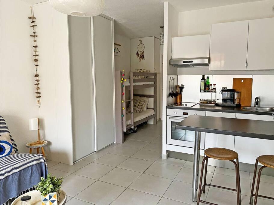 Joli Studio A 6 Min A Pied De La Plage Leilighet Sanary-sur-Mer Eksteriør bilde